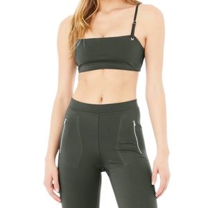 Alo yoga thrill seeker bra and legging set